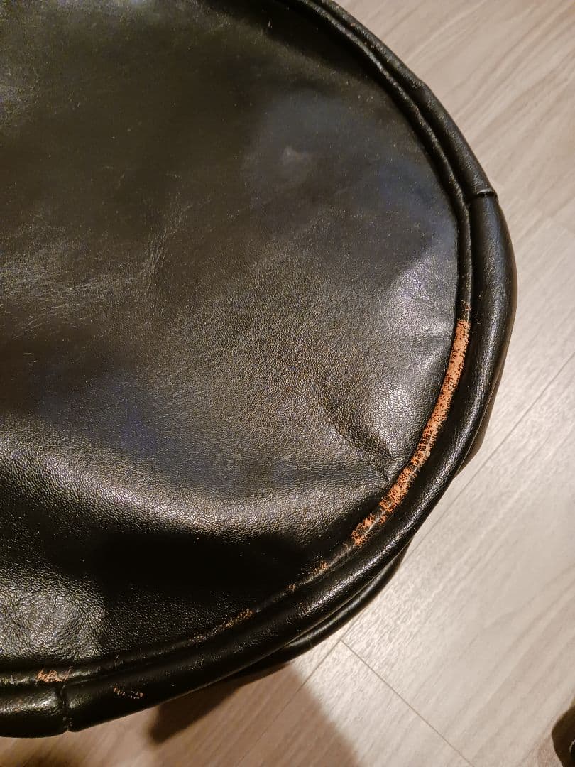 アッシュペーブチック購入　本革プフ