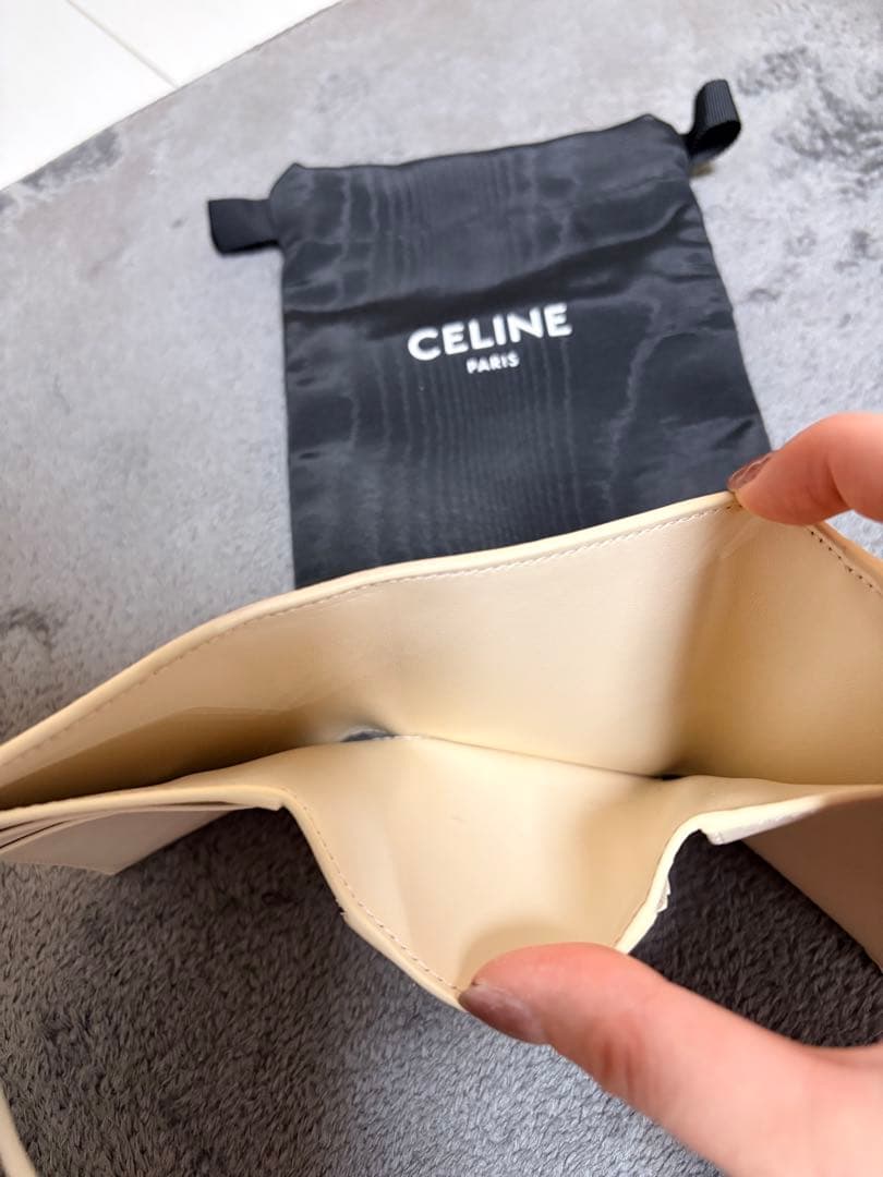 CELINE 三つ折り財布クリーム