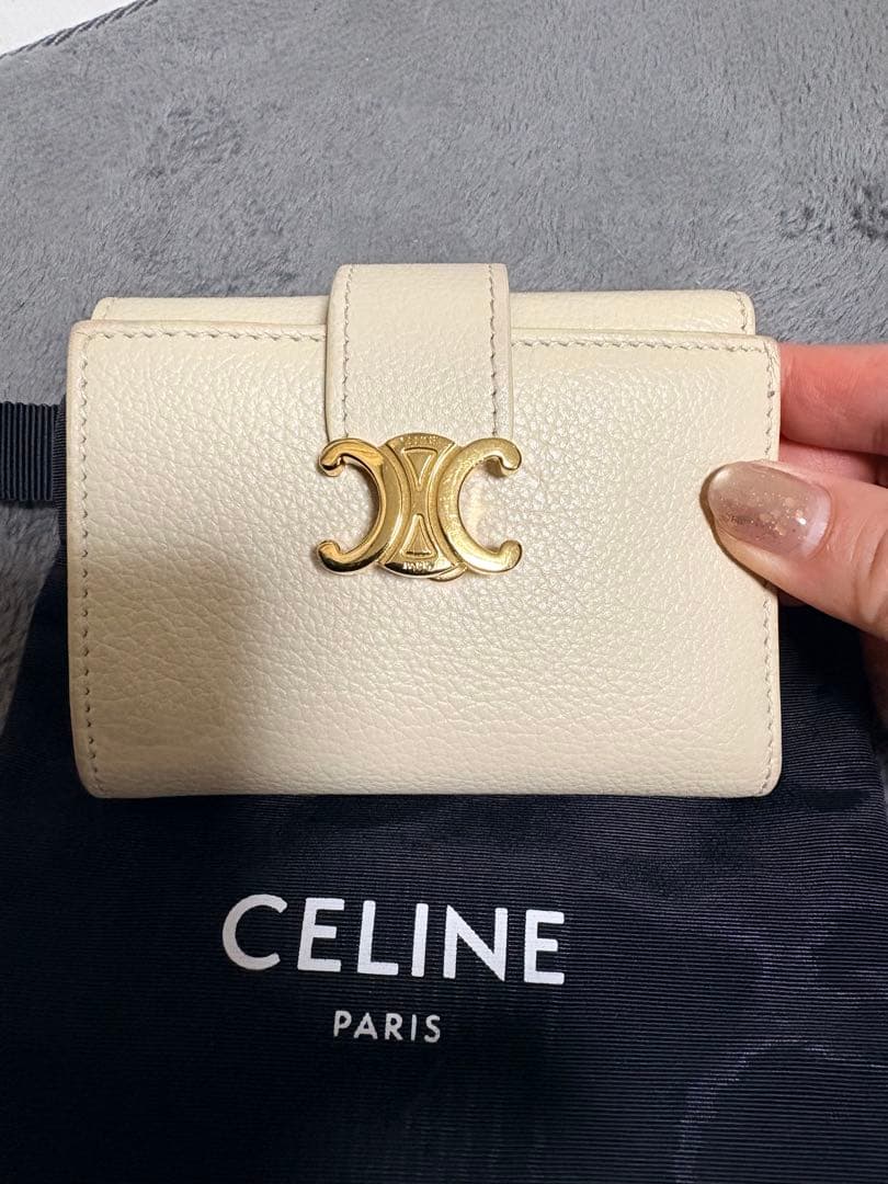 CELINE 三つ折り財布クリーム