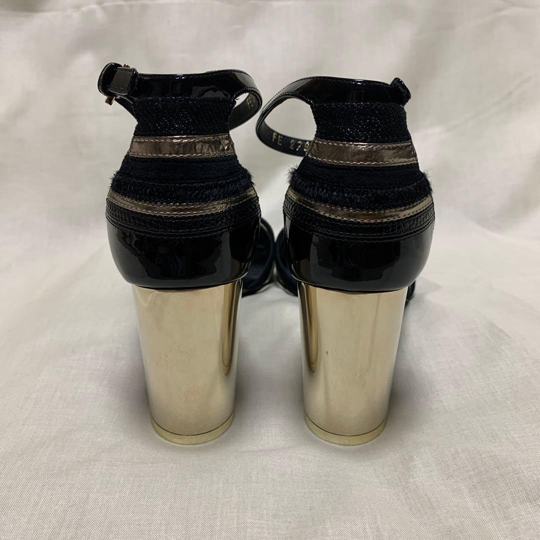 お値下げ　新品未使用品　フェラガモ　ヒールサンダル22cm