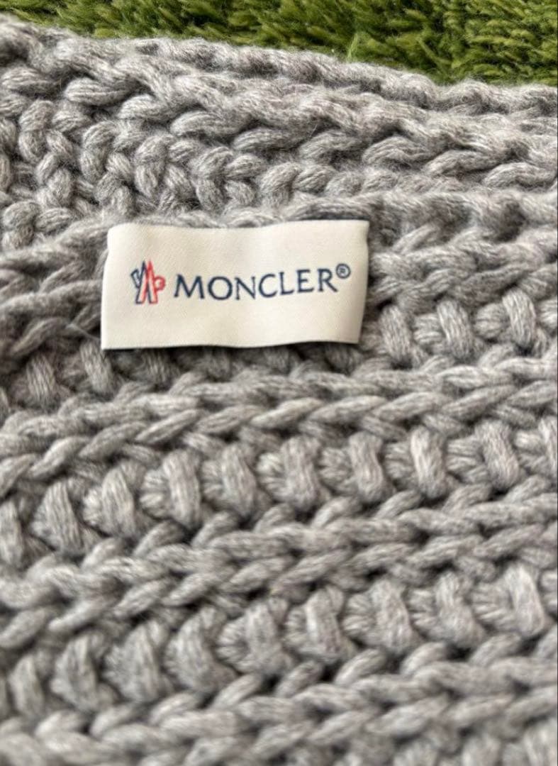 【杏仁 】MONCLER モンクレール　マフラー　グレー