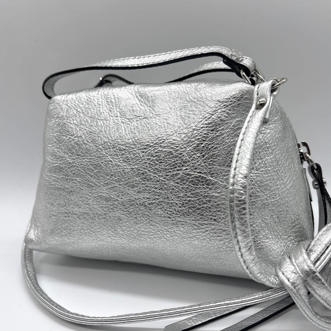 美品✨ジャンニキアリーニ アリファS 2WAY レザー シルバー