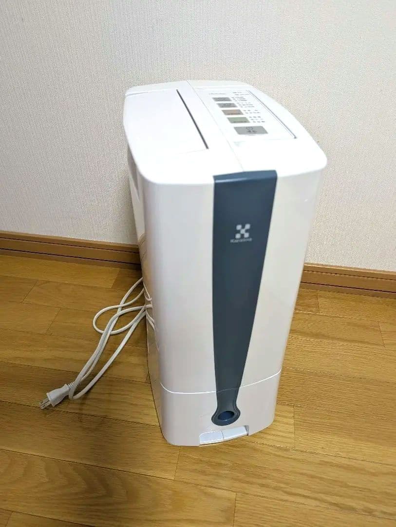デシカント式除湿機　8.0L/日