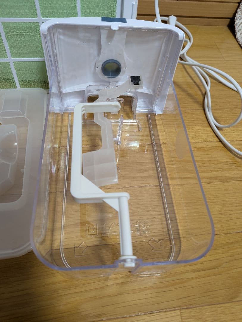 デシカント式除湿機　8.0L/日