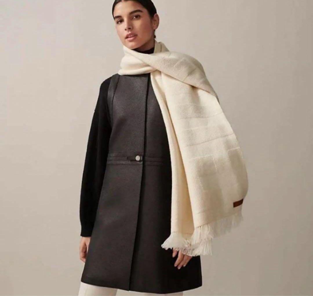 HERMES アイボリー マフラー