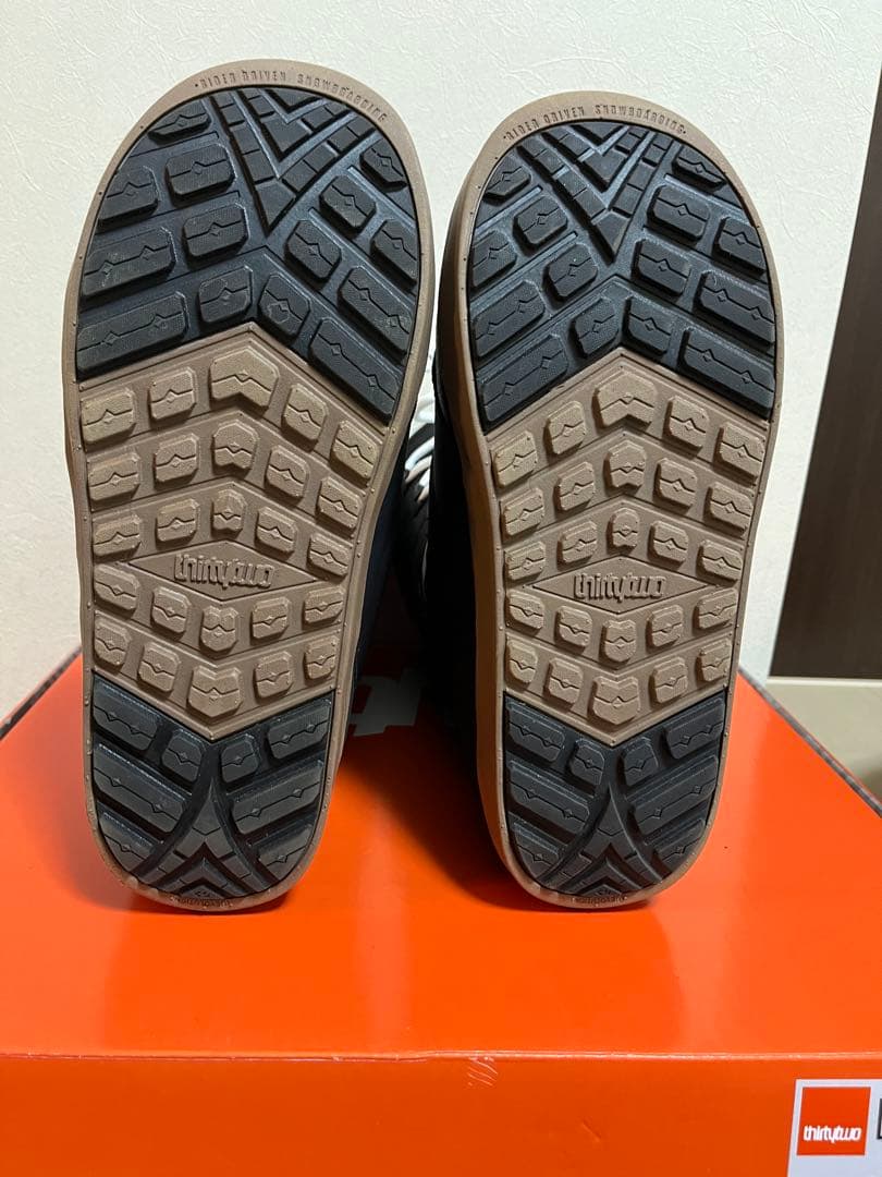 美品thirtytwo LASHED x VOLCOM 24-25 27.5cm