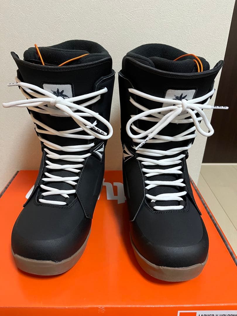 美品thirtytwo LASHED x VOLCOM 24-25 27.5cm