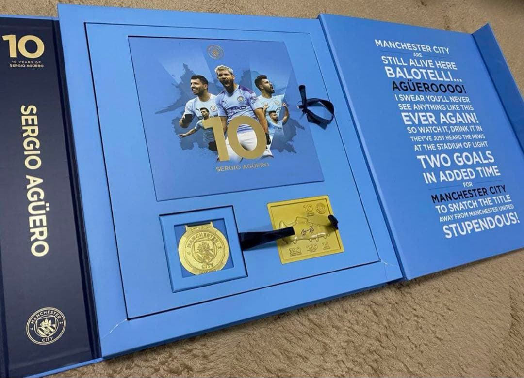 アグエロ コレクションボックス 直筆サイン入り ユニフォーム