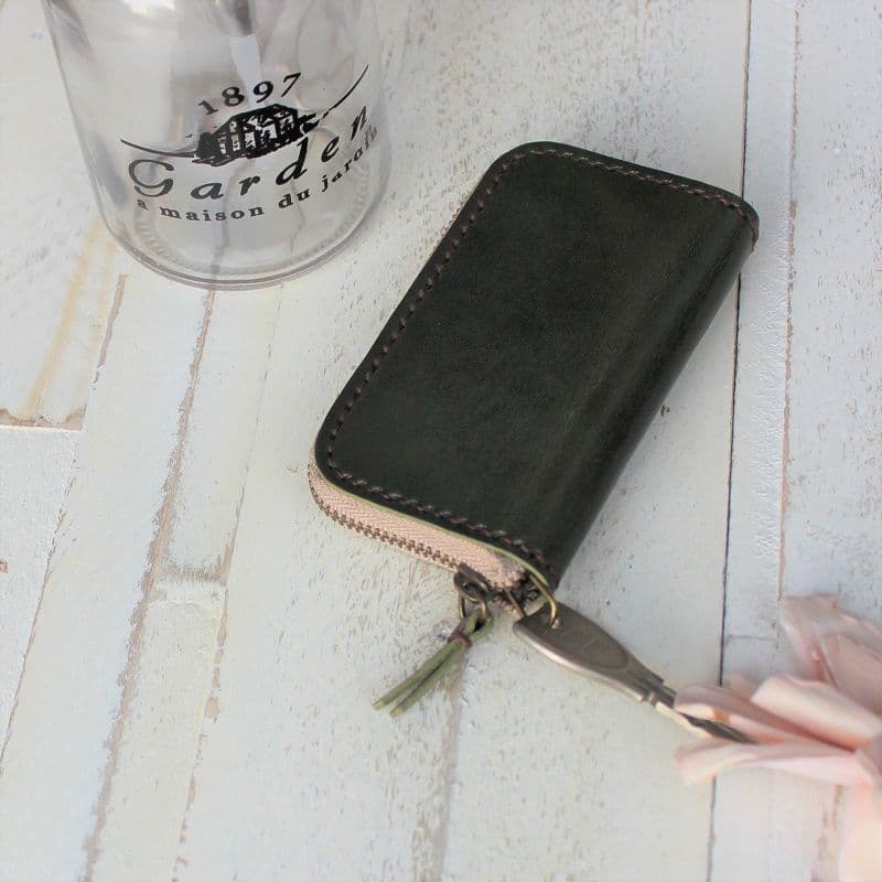 革のシンプルキーケース　オリーブグリーン