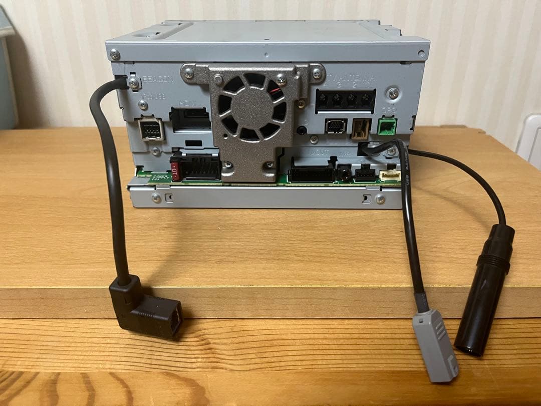 （ジャンク品: タッチパネル不調）カロッツェリア　AVIC-ZH0009CS