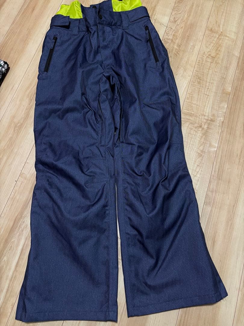 美品。act version スキーウェア