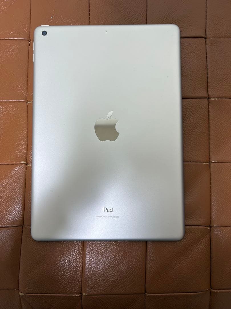 美品 Apple iPad 第9世代 64GB Wi-Fi シルバー 付属品完備