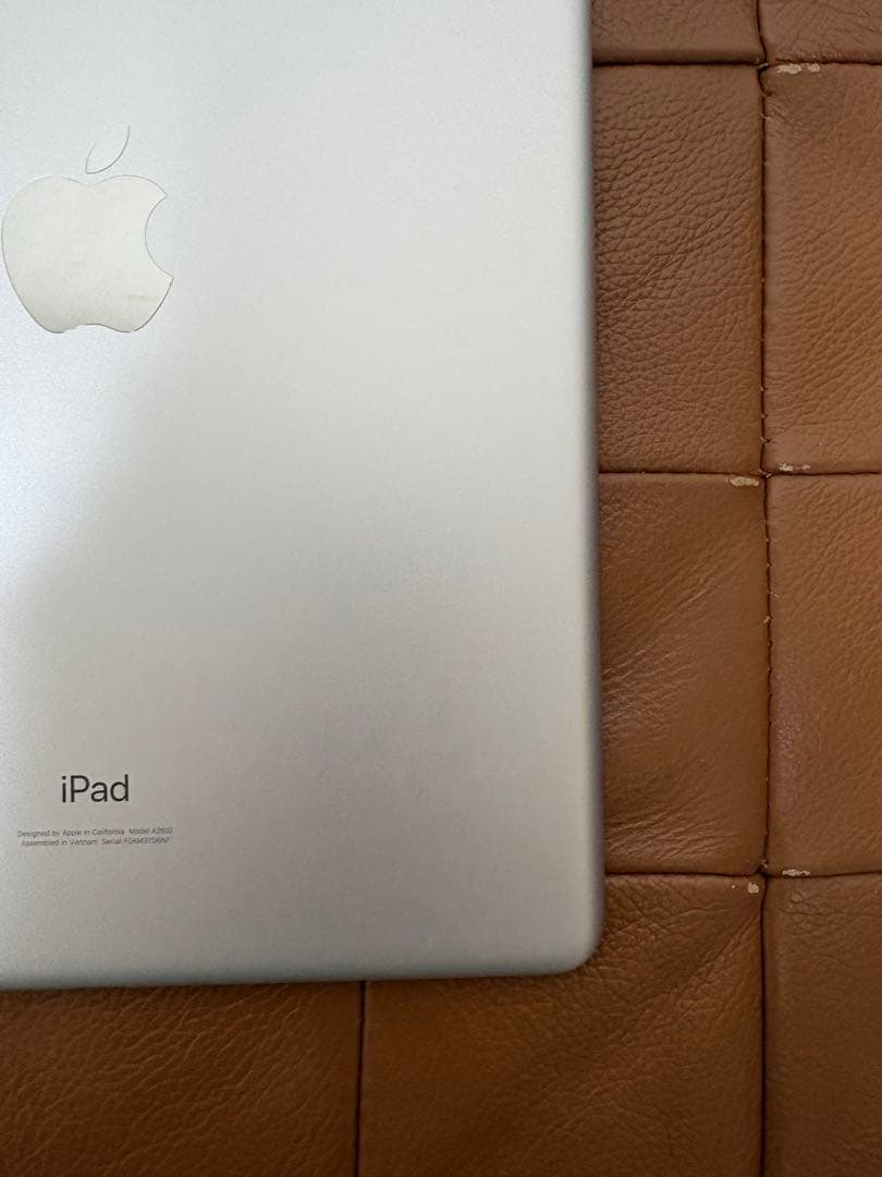 美品 Apple iPad 第9世代 64GB Wi-Fi シルバー 付属品完備