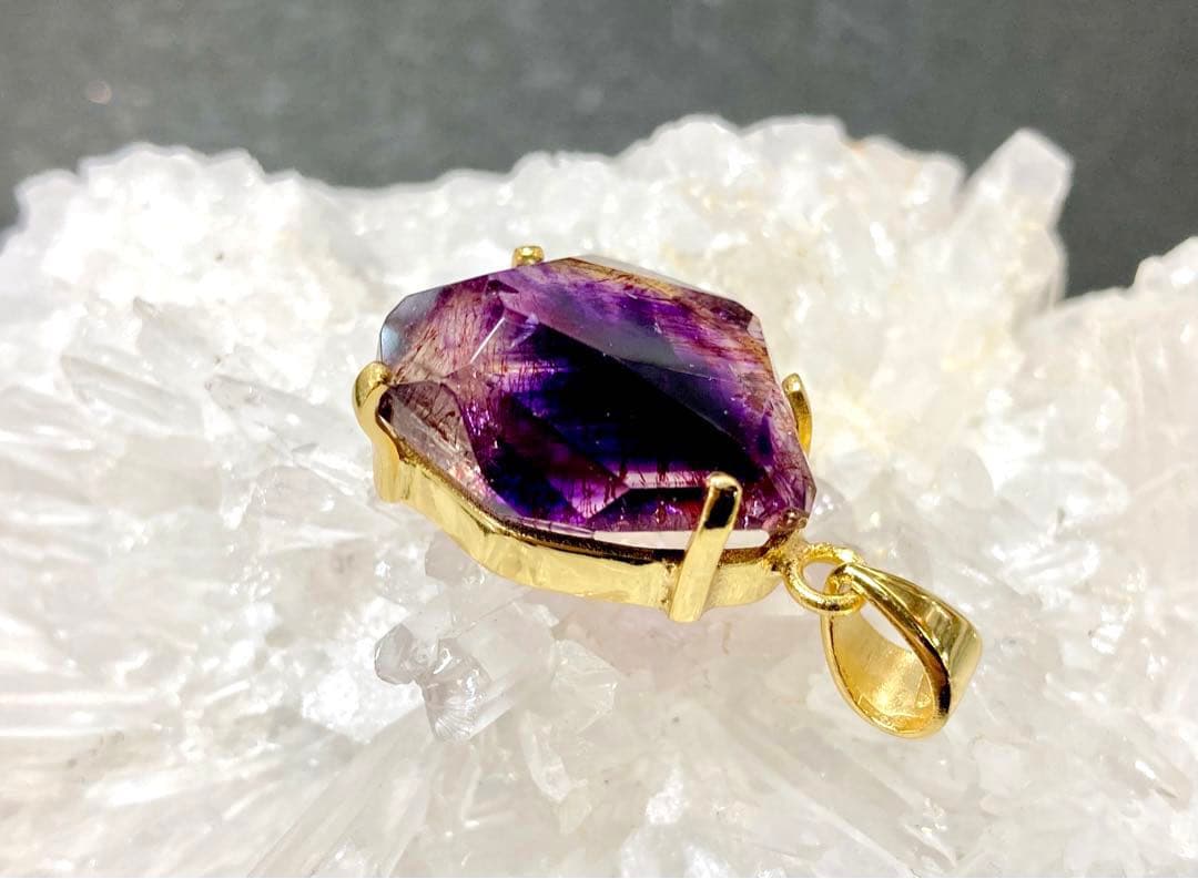 ウィッグ　夢幻品質　幻のブラジル・エスピリット鉱山セイクリッドセブンPT①