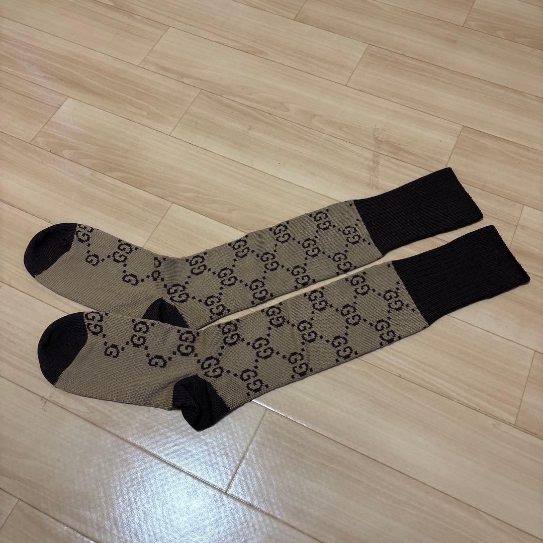 GUCCI GGロゴソックス ベージュ/ブラウン