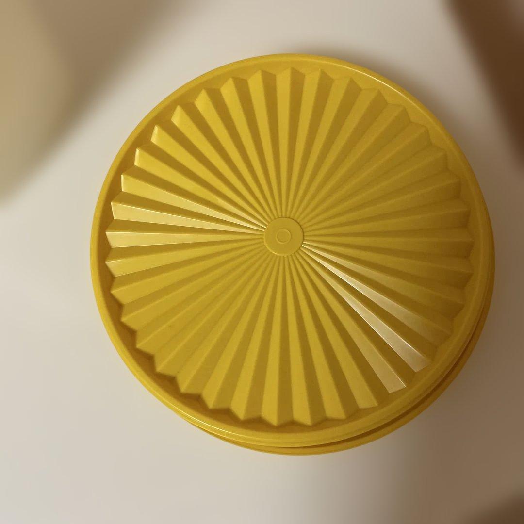 タッパーウエア株式会社。 食品保存容器 11、0キロ㍉ℓ２個