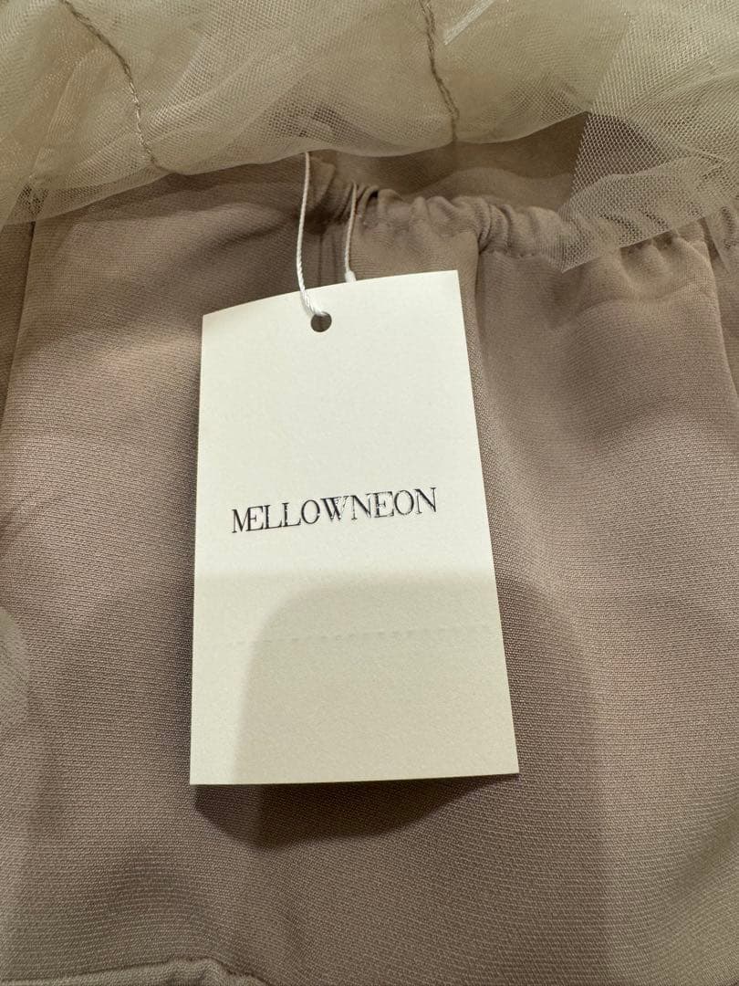 【ら♡】MELLOWNEON フリル付きベージュロングドレス