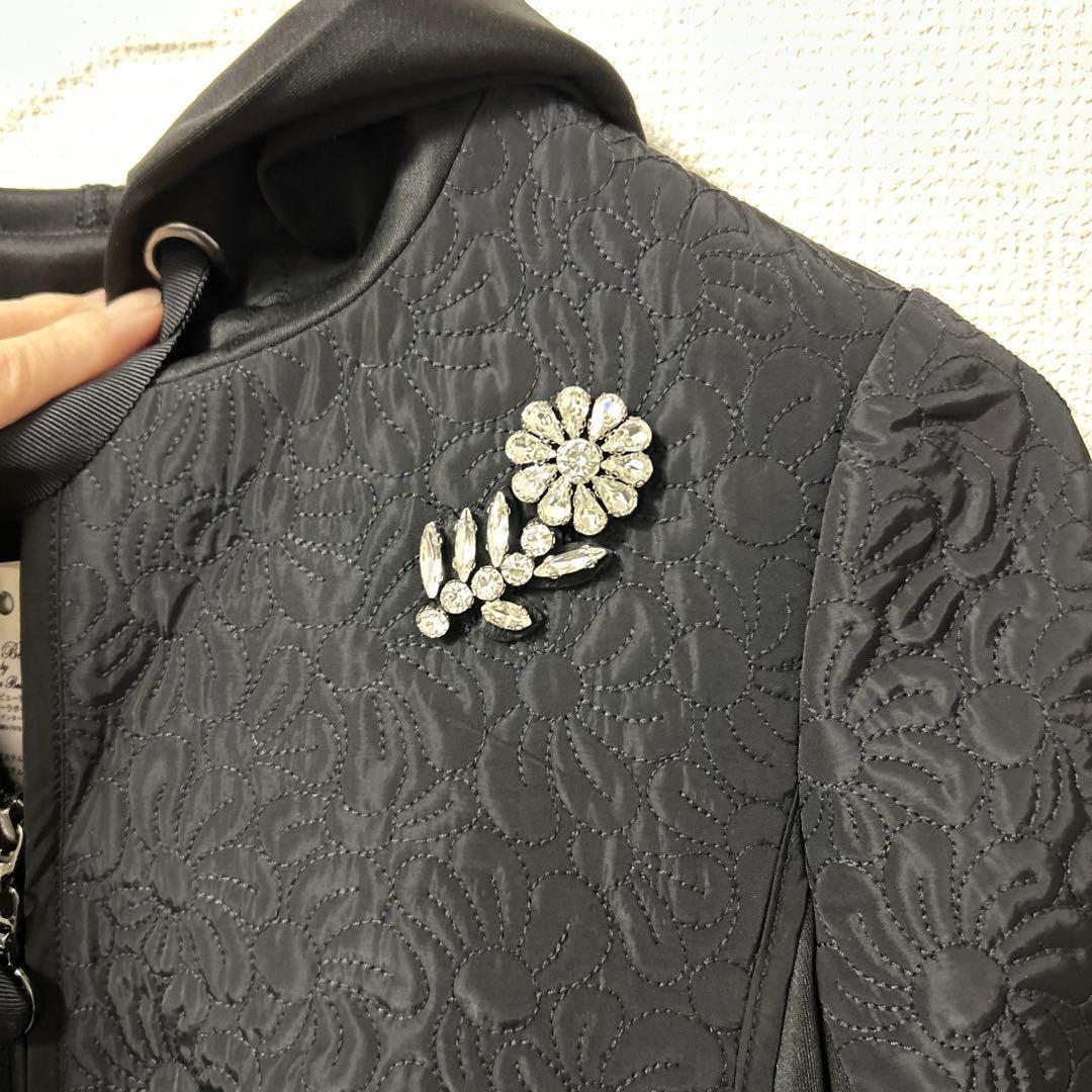 スーパービューティー　ビジュー付きブラックパーカー