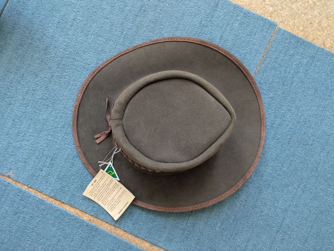 オーストラリア製　レザーハットです。