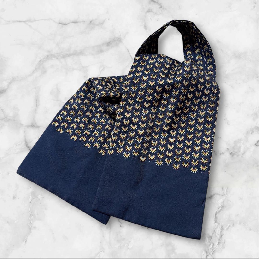 【未使用に近い】HERMES ネイティブ　羽　アスコットタイ　ネクタイ　ネイビー