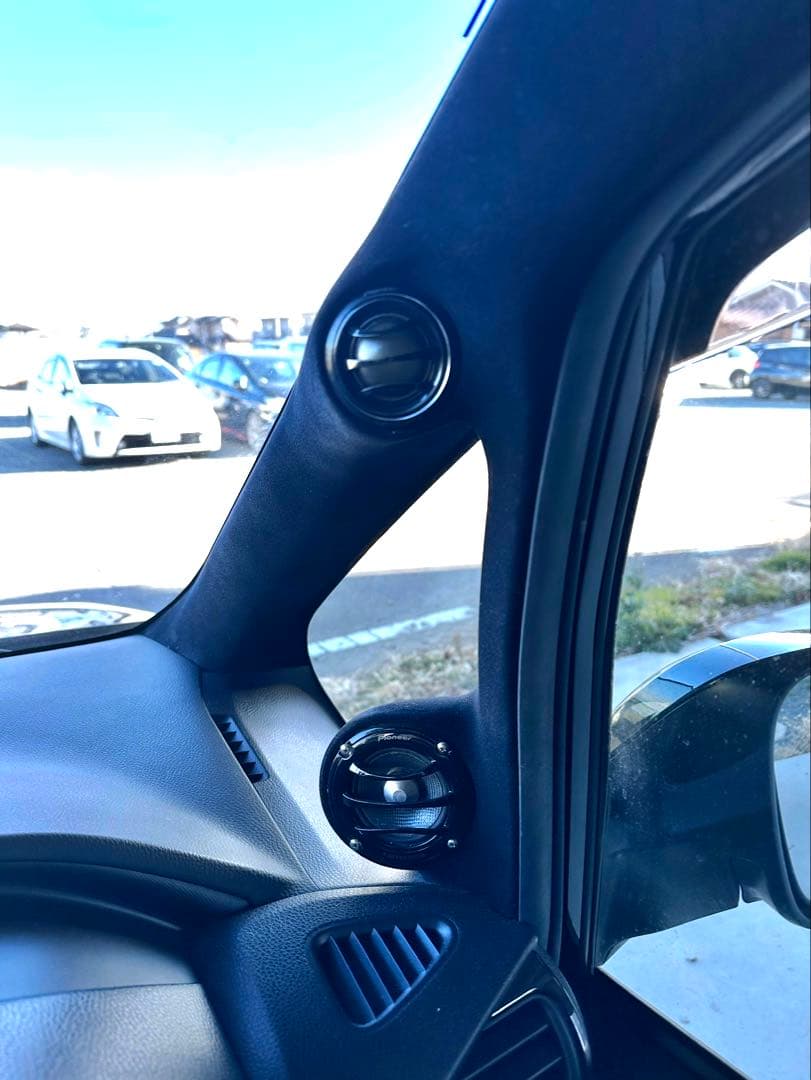 80ヴォクシー フロントピラー オーディオ