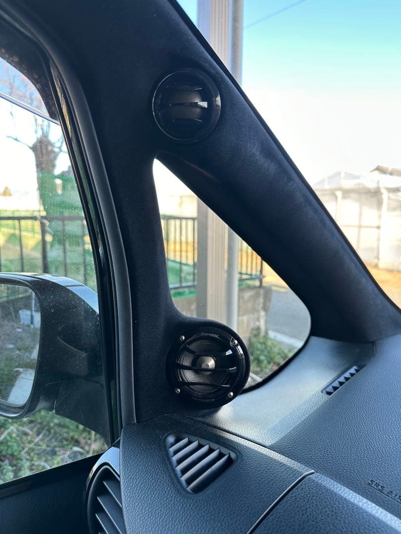 80ヴォクシー フロントピラー オーディオ