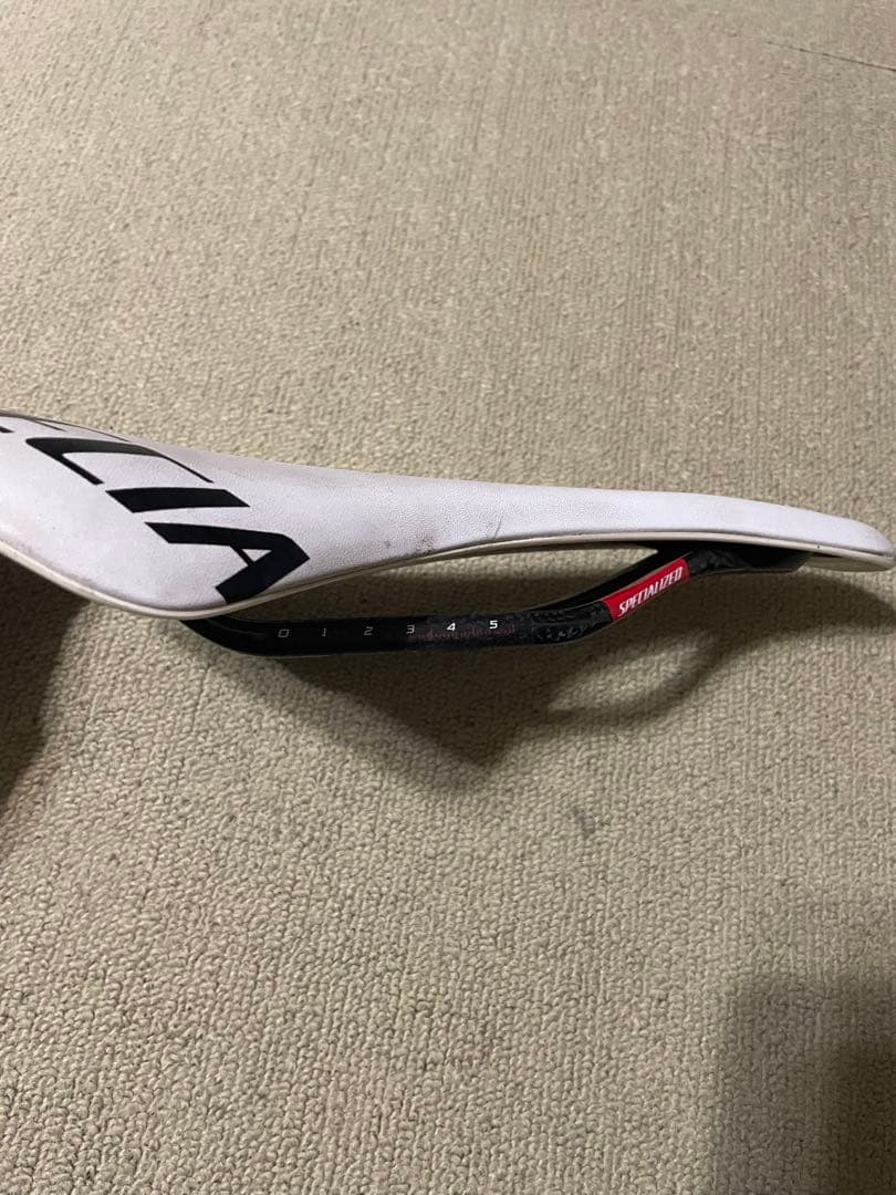 スペシャライズド　 toupe 143mm カーボンレール