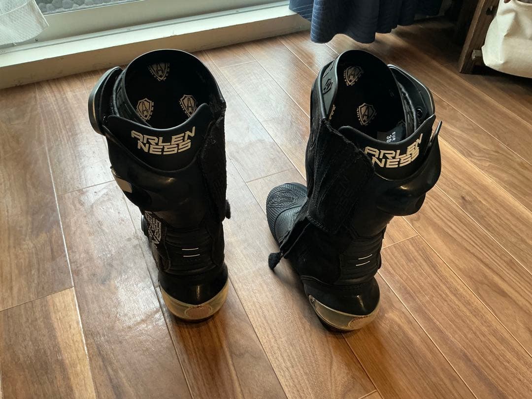 【りんご】ARLEN NESS レーシングブーツ 38/24.5cm