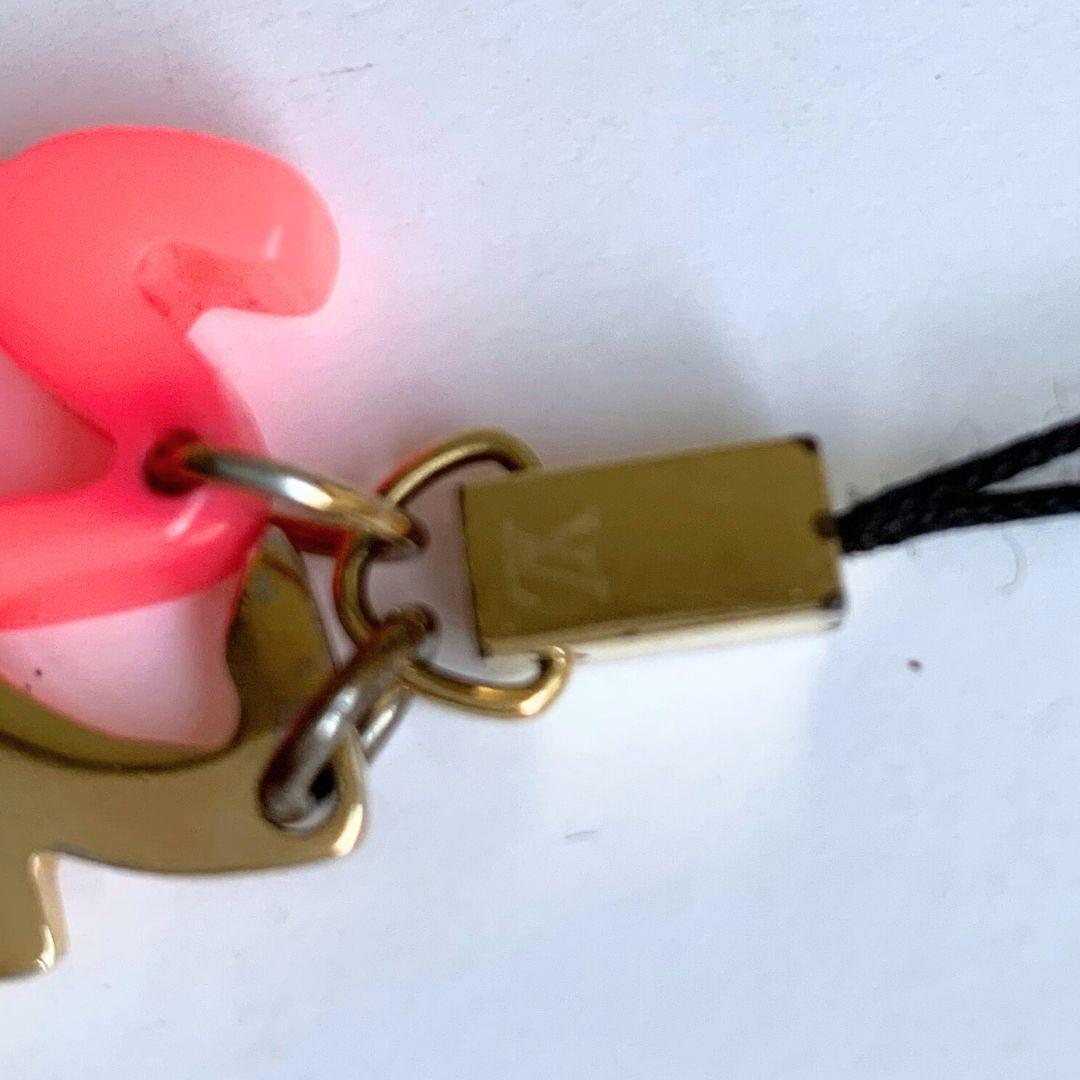 【未使用品】Louis Vuitton ロゴチャームストラップ