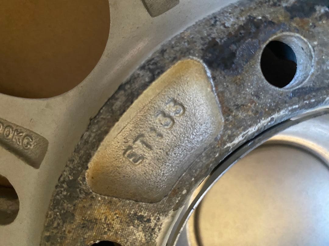 ハイエース　15インチ　アルミホイール