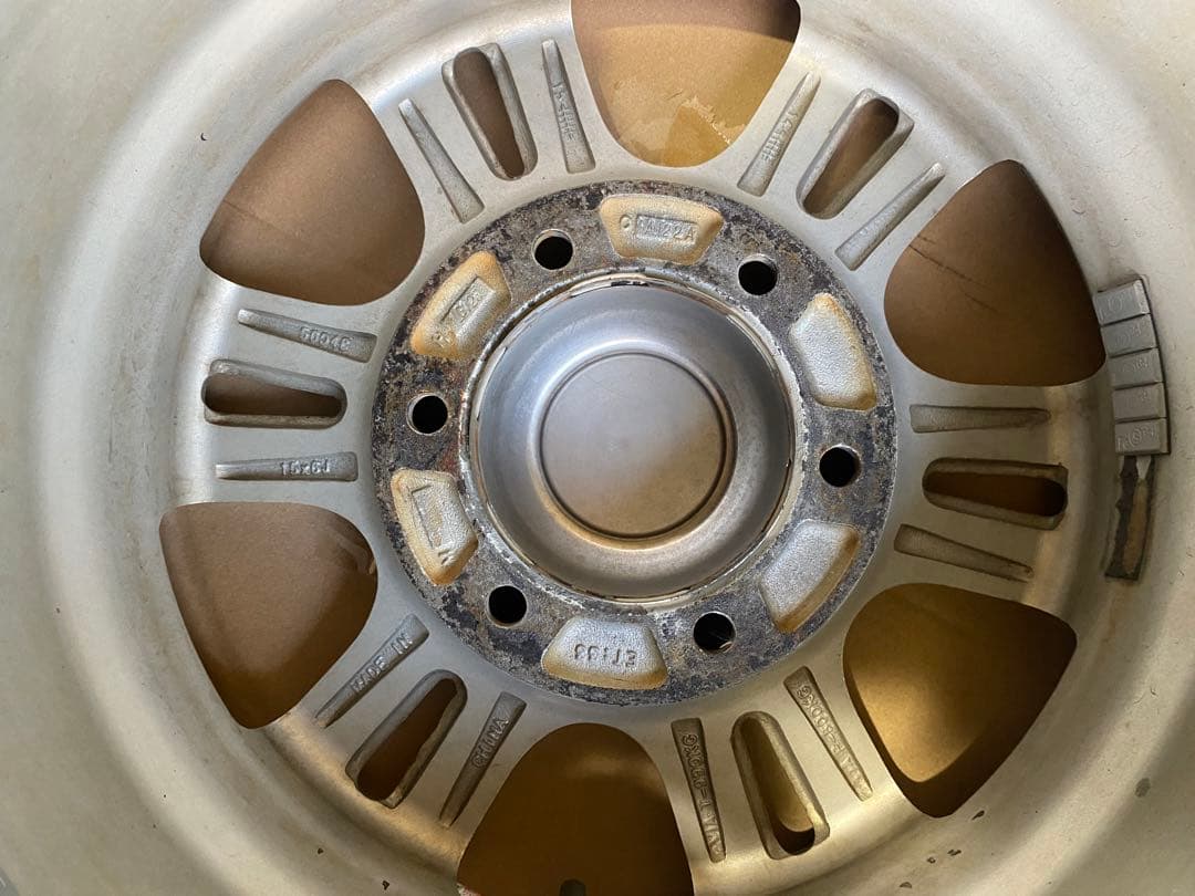 ハイエース　15インチ　アルミホイール