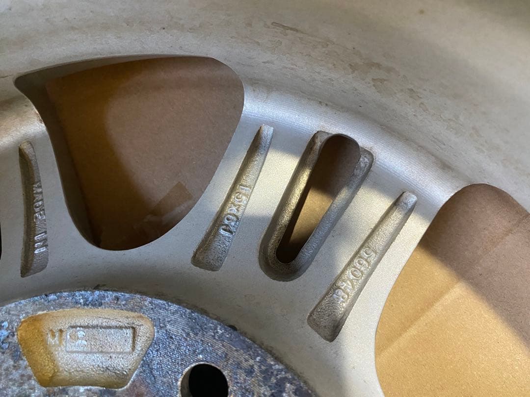 ハイエース　15インチ　アルミホイール