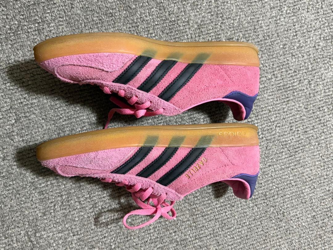 人気商品 adidas ピンク スニーカー ガゼル gazelle アディダス