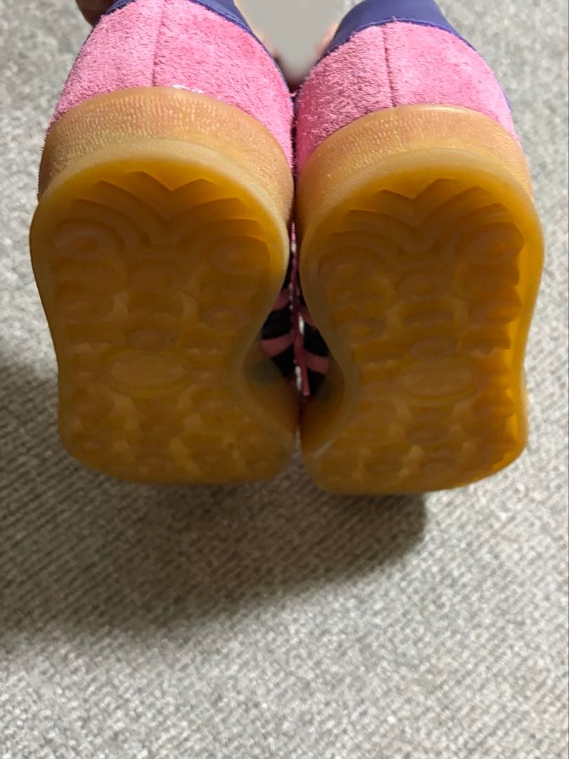 人気商品 adidas ピンク スニーカー ガゼル gazelle アディダス