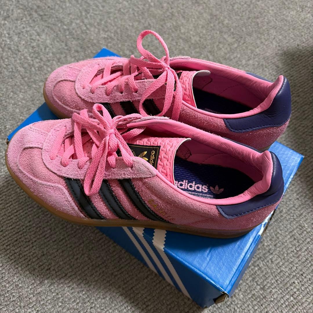 人気商品 adidas ピンク スニーカー ガゼル gazelle アディダス