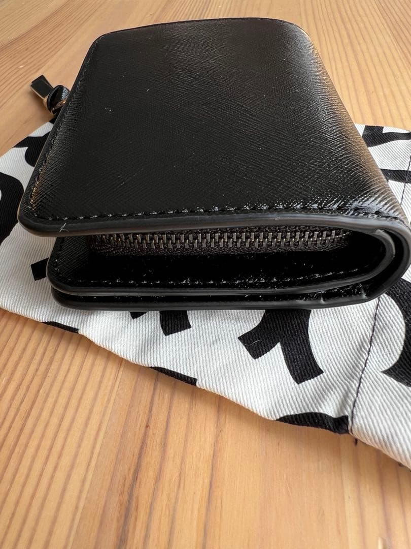 【新品未使用品】MARC JACOBSマークジェイコブス レザー二つ折り財布 黒