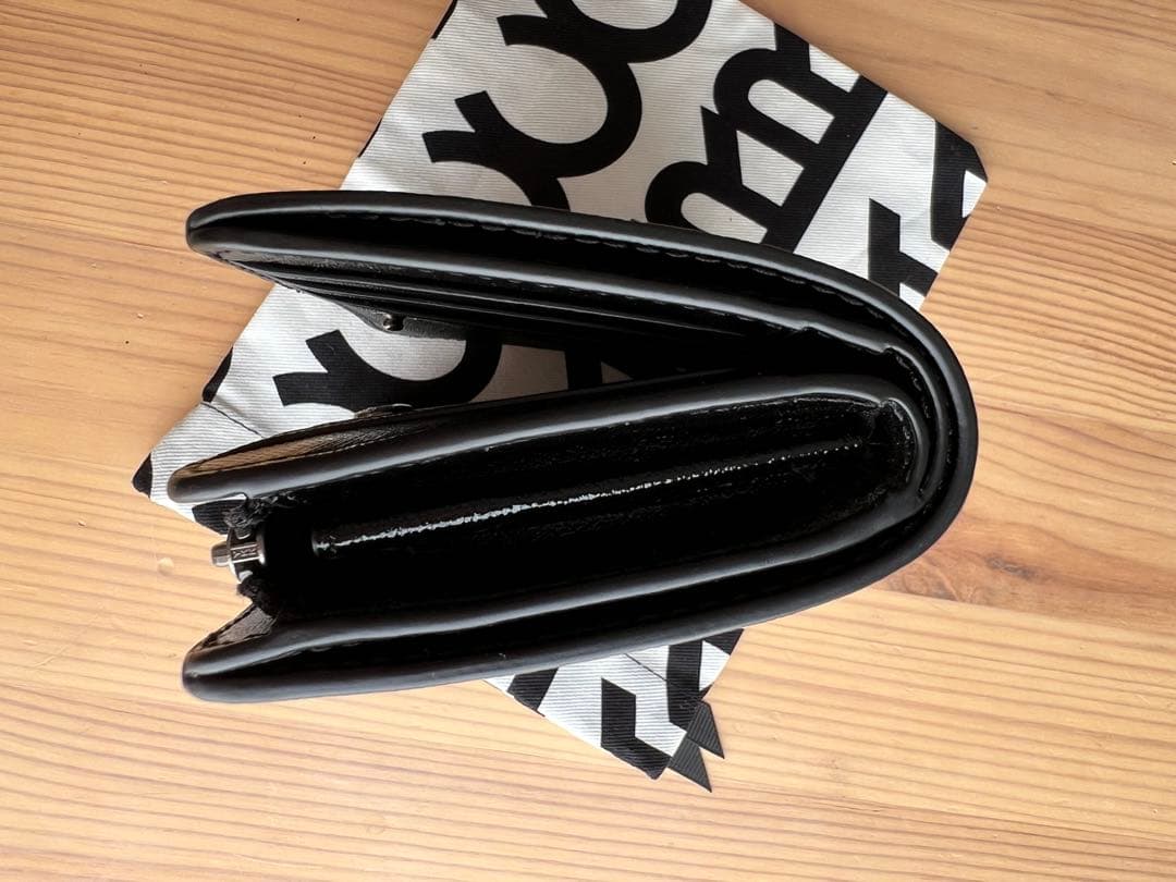 【新品未使用品】MARC JACOBSマークジェイコブス レザー二つ折り財布 黒