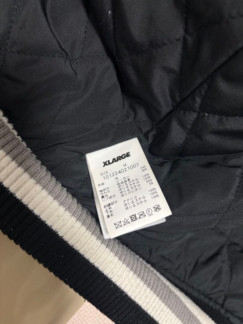 XLARGE エクストララージ スタジャン / ブラック × クリーム