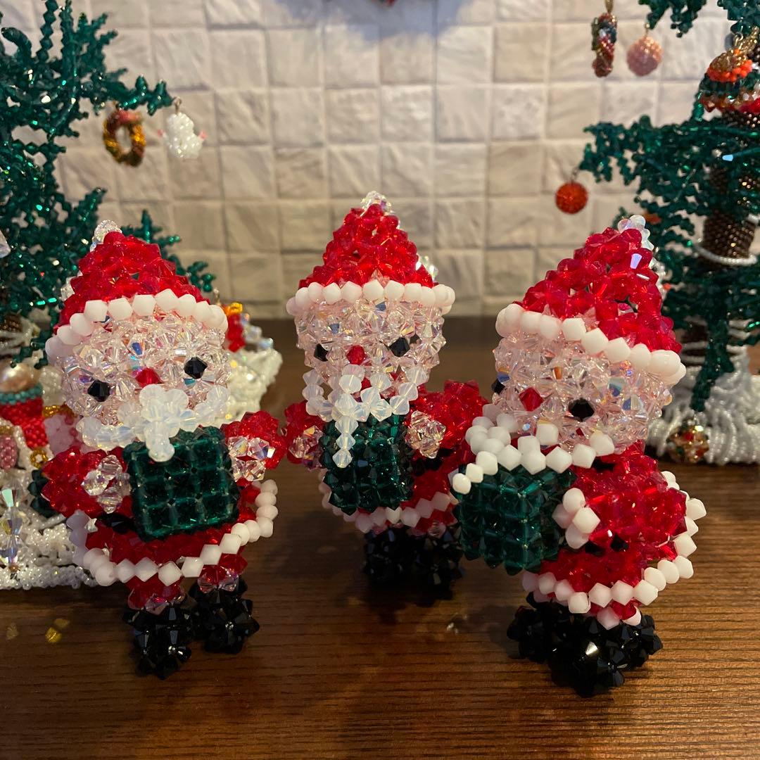 ＊ビーズとスワロフスキーのクリスマスツリー2個&サンタ３個&クマのリース＊