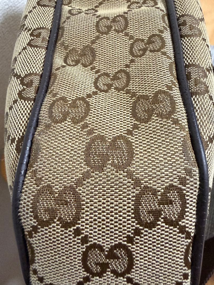 GUCCI ベージュ GGパターン ショルダーバッグ