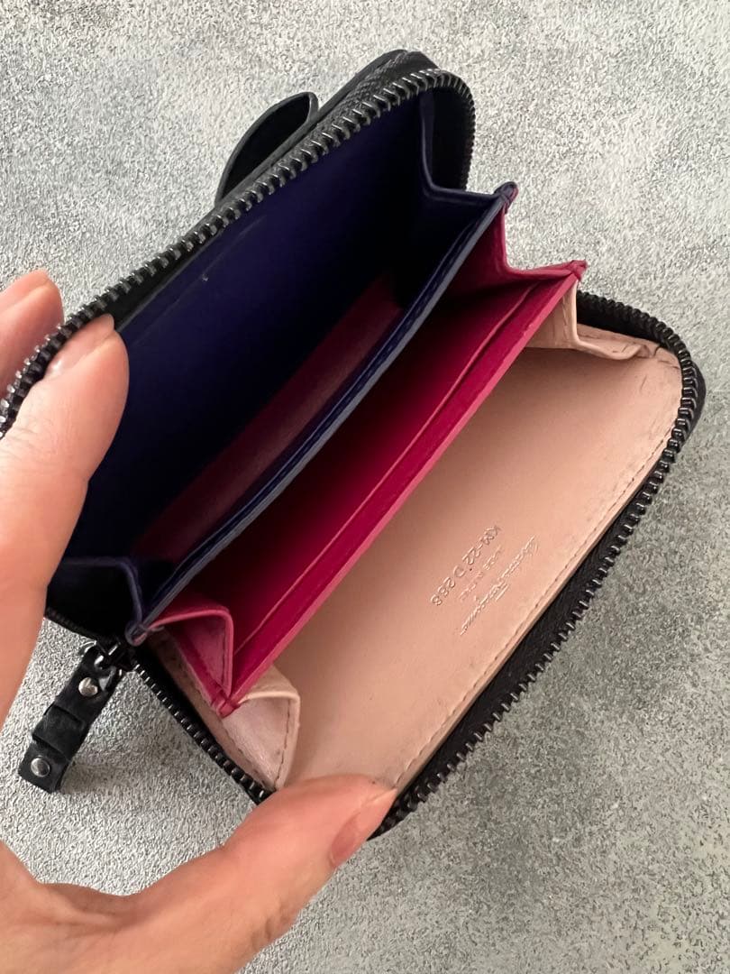 フェラガモ財布　ブラックレザーリボンケース