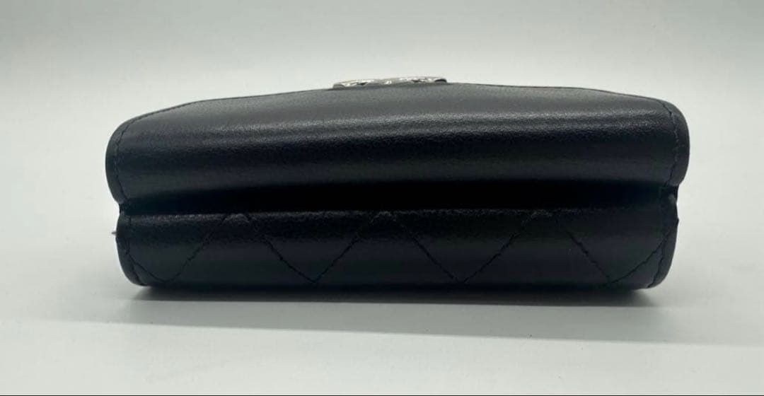 シャネル マトラッセ コンパクトウォレット 折り財布 ブラック ココ