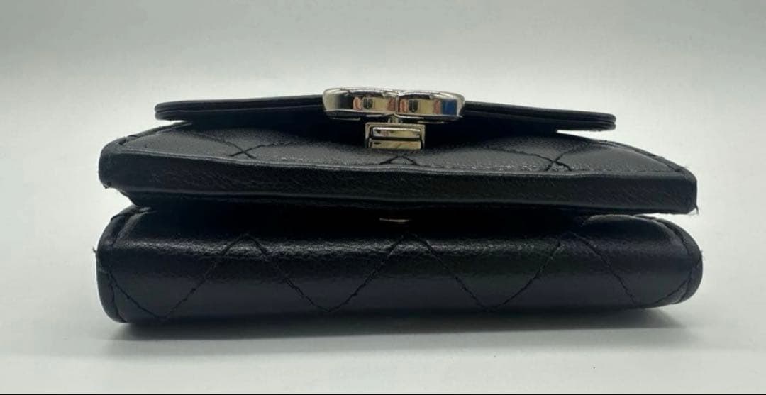 シャネル マトラッセ コンパクトウォレット 折り財布 ブラック ココ