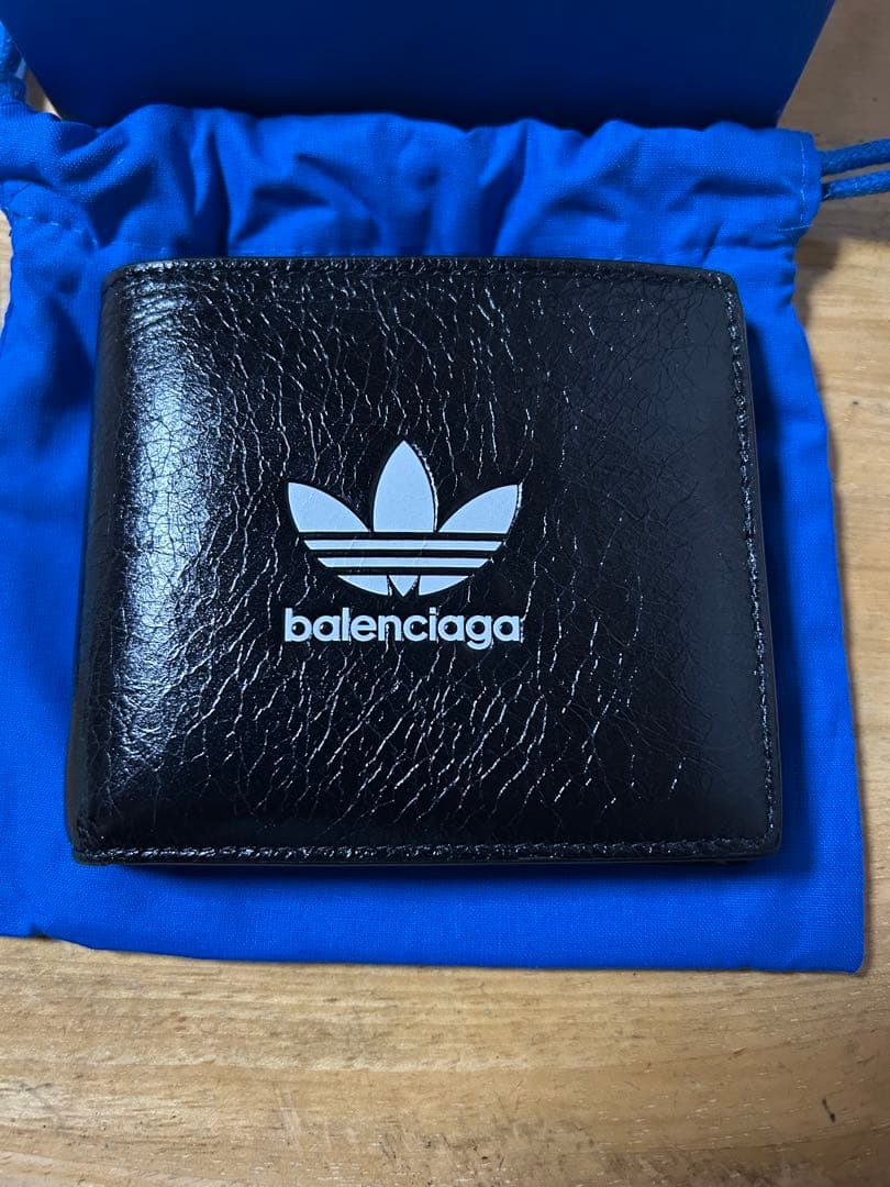 美品【箱/タグ/袋付】balenciaga 二つ折り財布 adidasコラボ