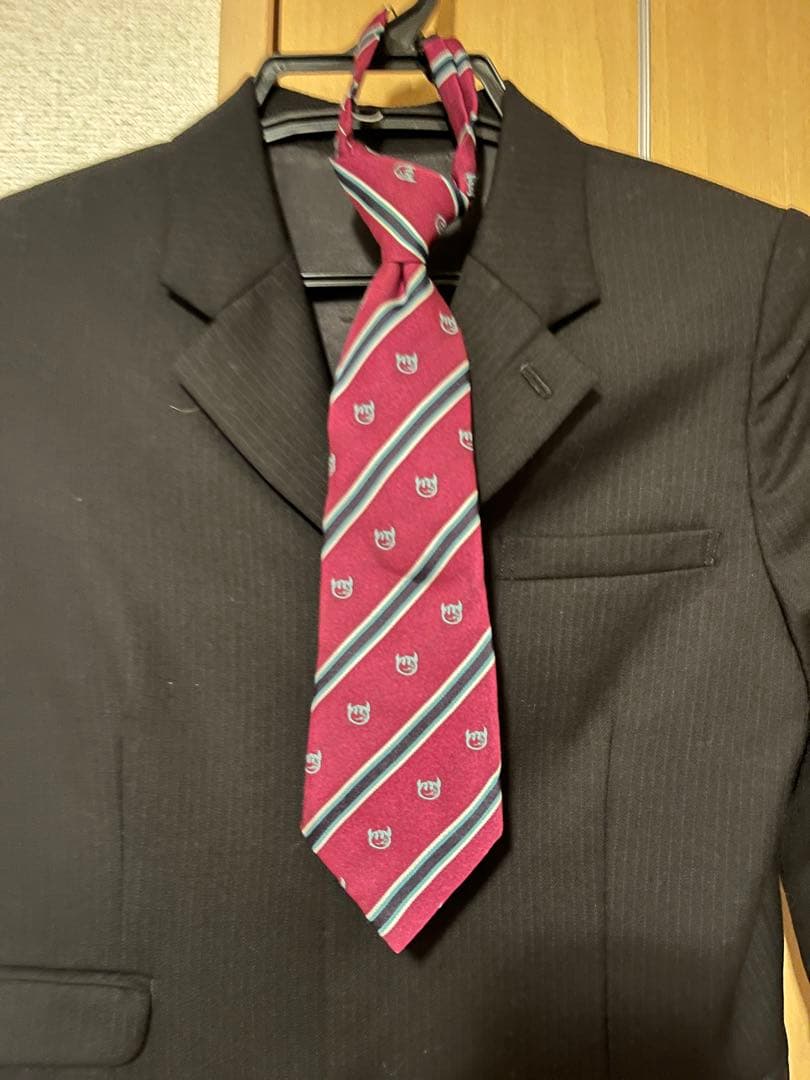 極美品　BURBERRY ブラックスーツ 120A 上下　ネクタイ付