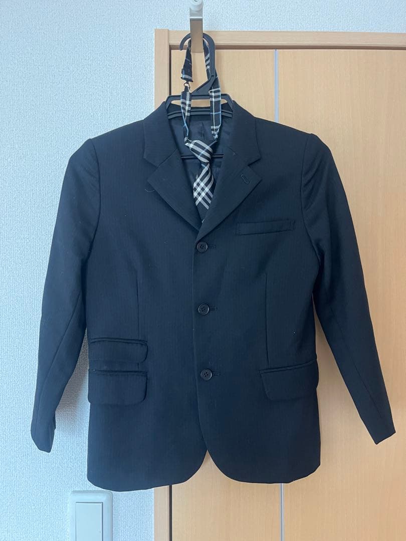 極美品　BURBERRY ブラックスーツ 120A 上下　ネクタイ付