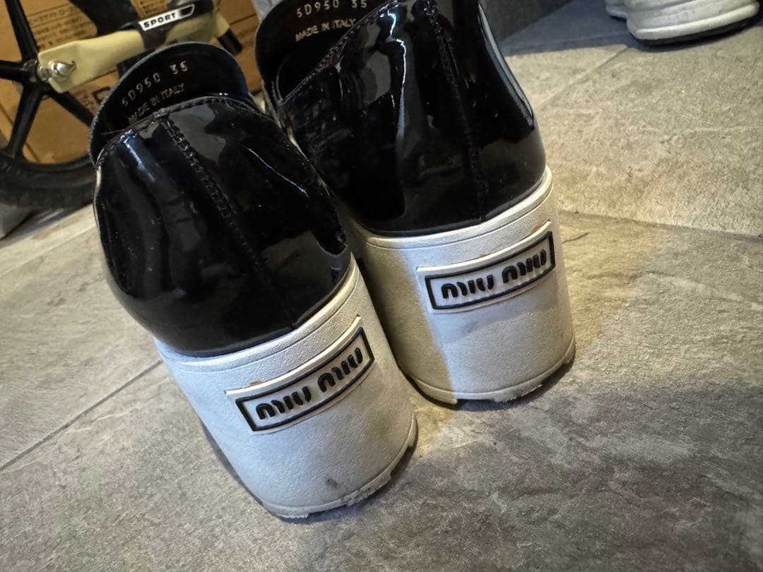 靴 miumiu