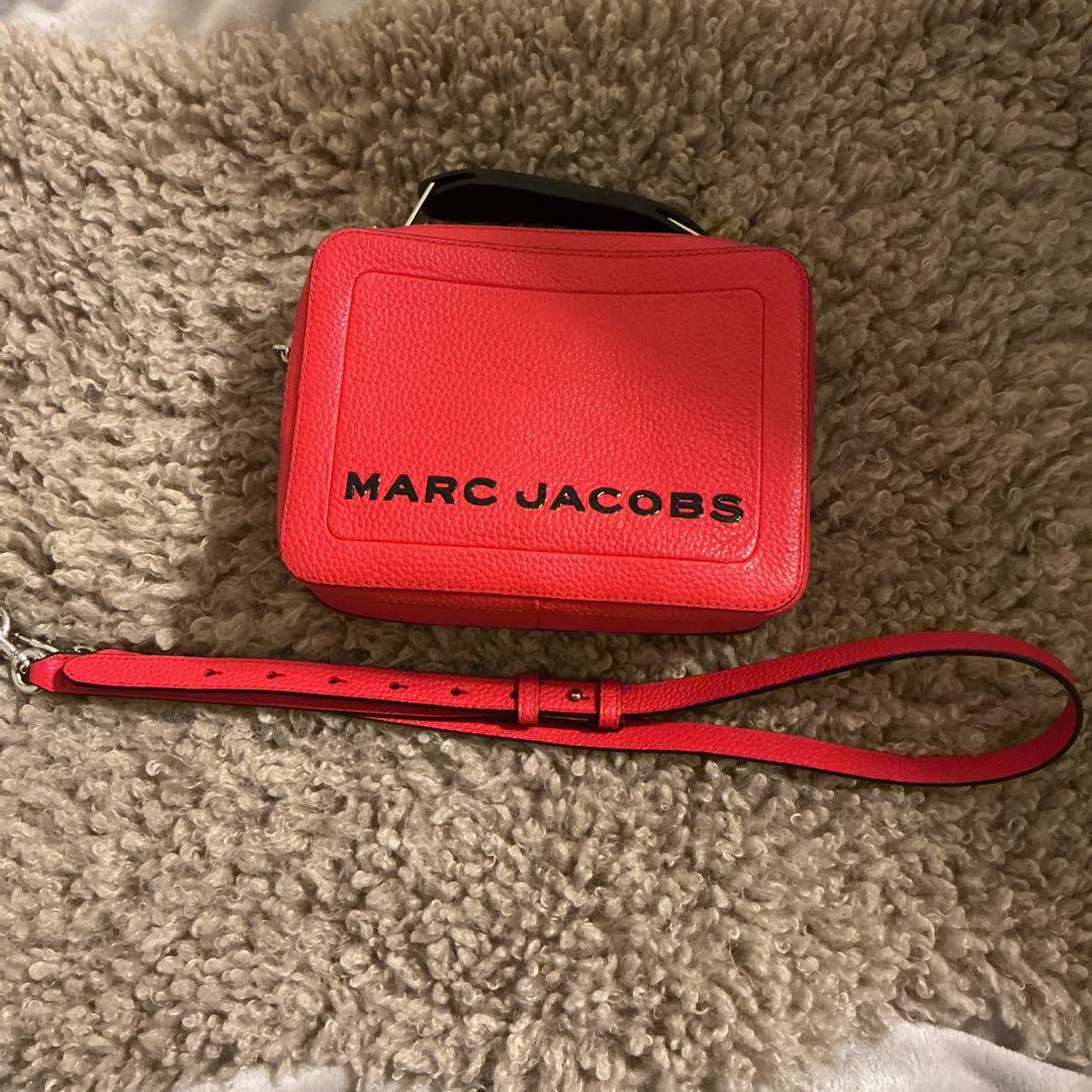 【美品】MARC JACOBS マークジェイコブス ショルダーバッグ　レッド
