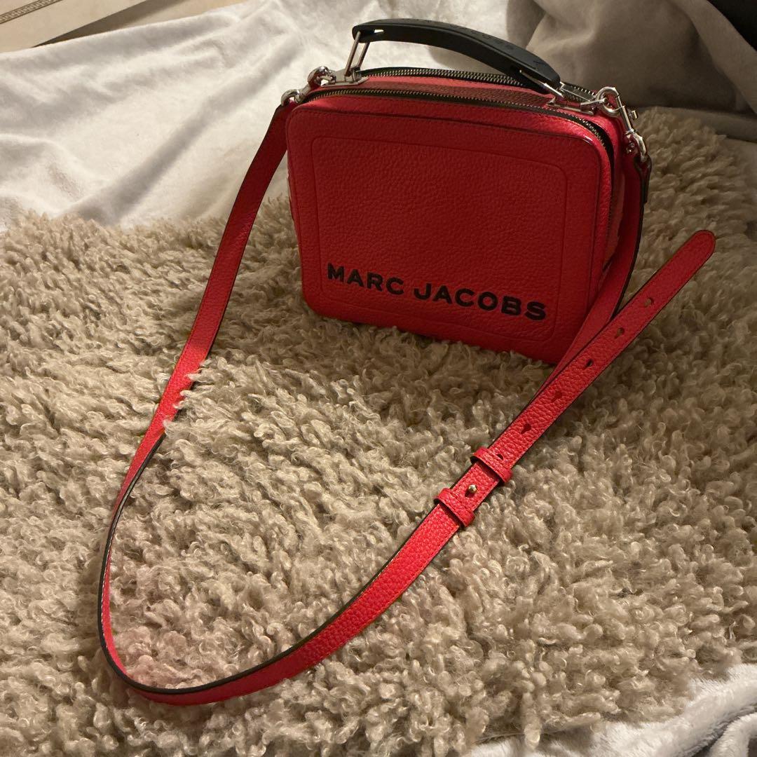 【美品】MARC JACOBS マークジェイコブス ショルダーバッグ　レッド