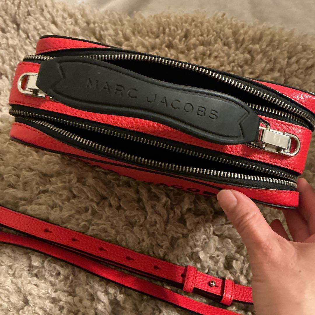 【美品】MARC JACOBS マークジェイコブス ショルダーバッグ　レッド